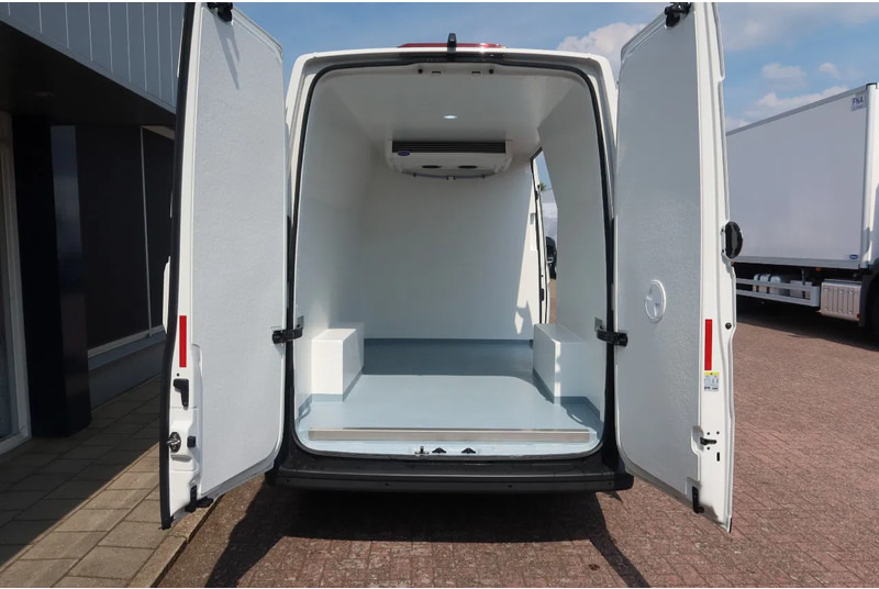 Volkswagen Crafter 177 PK ,Koel/Vries/Verwarmen , Carrier Xarios 350 met nachtaansluiting BPM vrij - Refrigerated van: picture 3 Volkswagen Crafter 177 PK ,Koel/Vries/Verwarmen , Carrier Xarios 350 met nachtaansluiting BPM vrij - Refrigerated van: picture 3