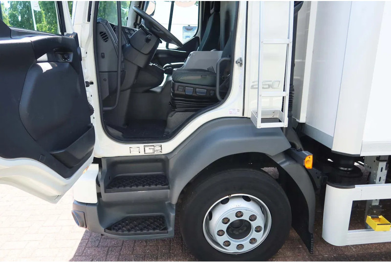 Volvo FL 250 Koel/Vries + klep Bi temp Carrier Supra 1150 MT - Refrigerator truck: picture 5 Volvo FL 250 Koel/Vries + klep Bi temp Carrier Supra 1150 MT - Refrigerator truck: picture 5