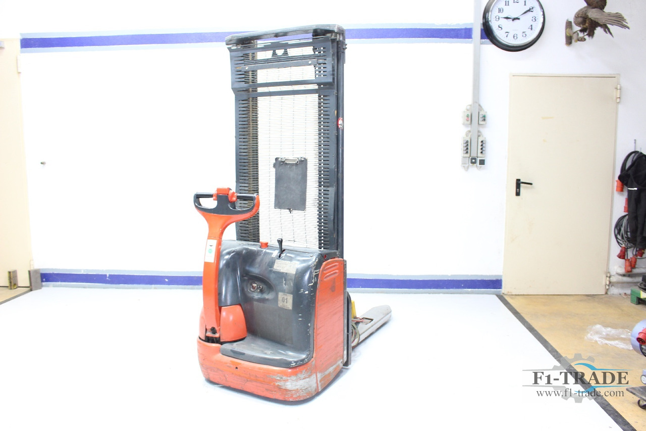 Linde L 12 - Stacker: picture 2 Linde L 12 - Stacker: picture 2