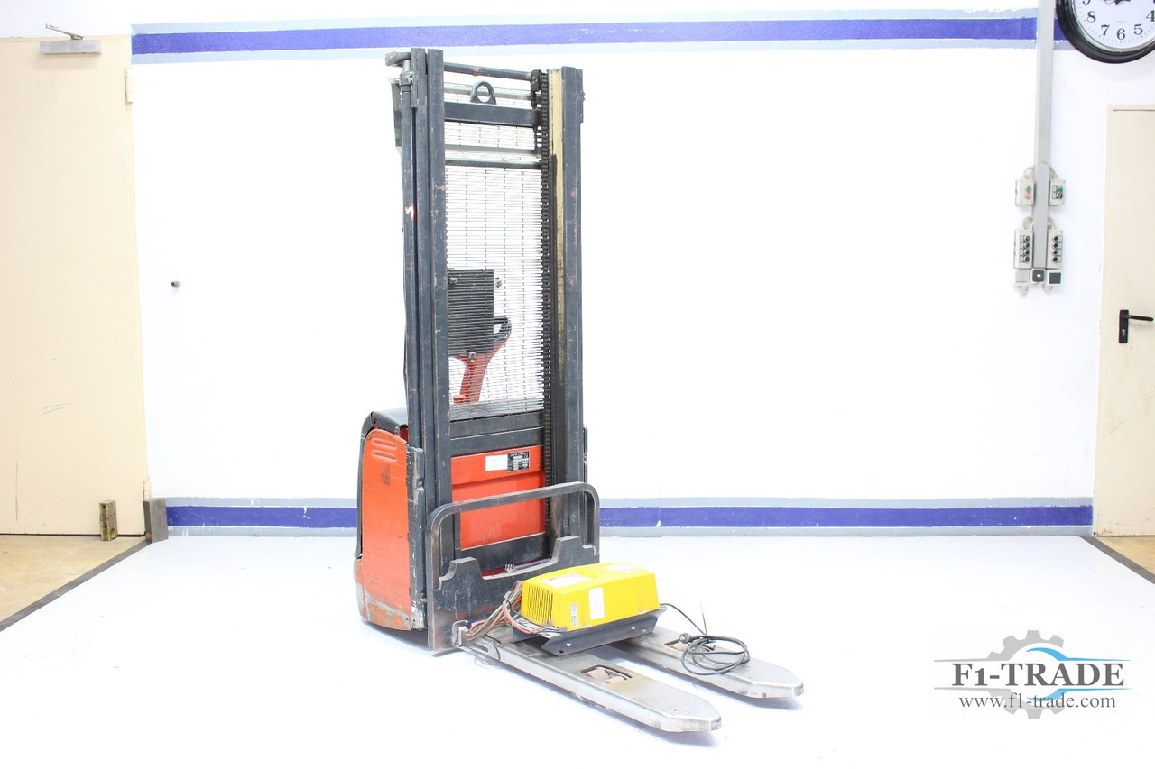 Linde L 12 - Stacker: picture 1 Linde L 12 - Stacker: picture 1