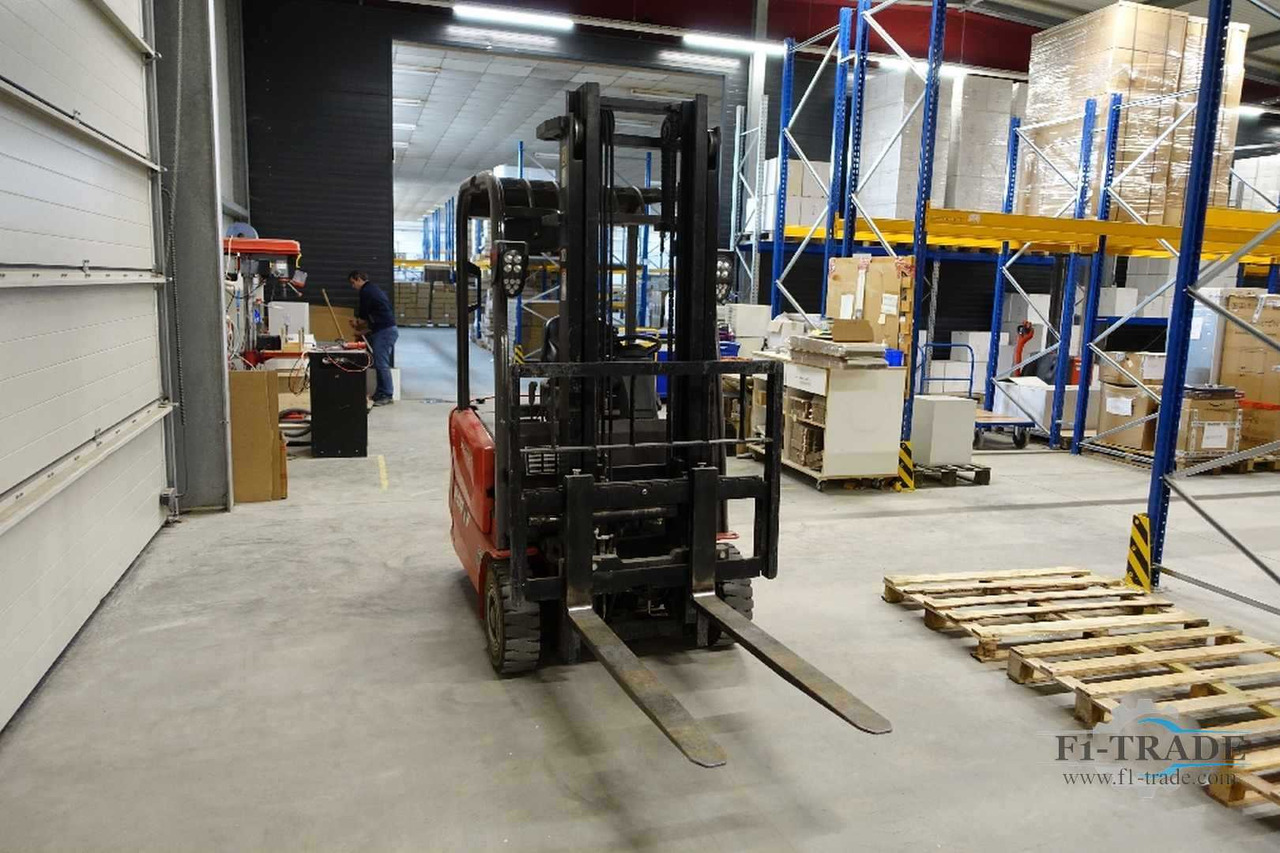 Manitou ME 315 - Electric forklift: picture 3 Manitou ME 315 - Electric forklift: picture 3