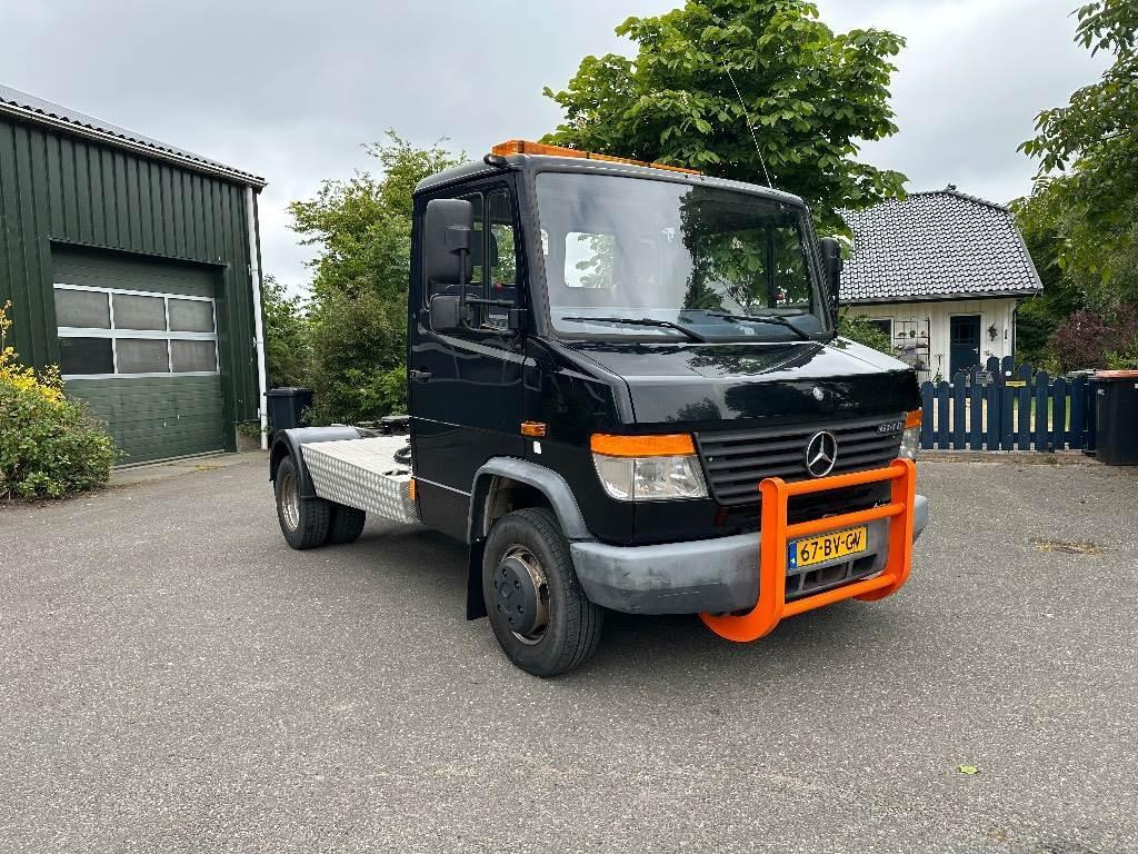 Mercedes-Benz 614 (bj 2005) - Mini artic tractor unit: picture 1 Mercedes-Benz 614 (bj 2005) - Mini artic tractor unit: picture 1