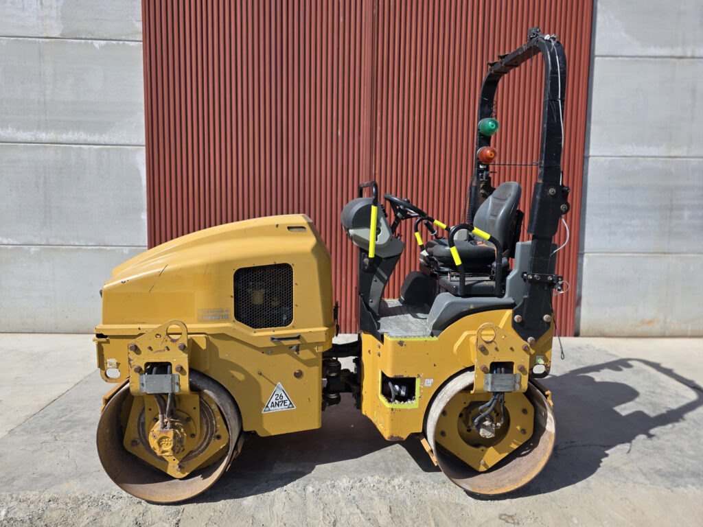 CAT CB24B - Roller: picture 2 CAT CB24B - Roller: picture 2