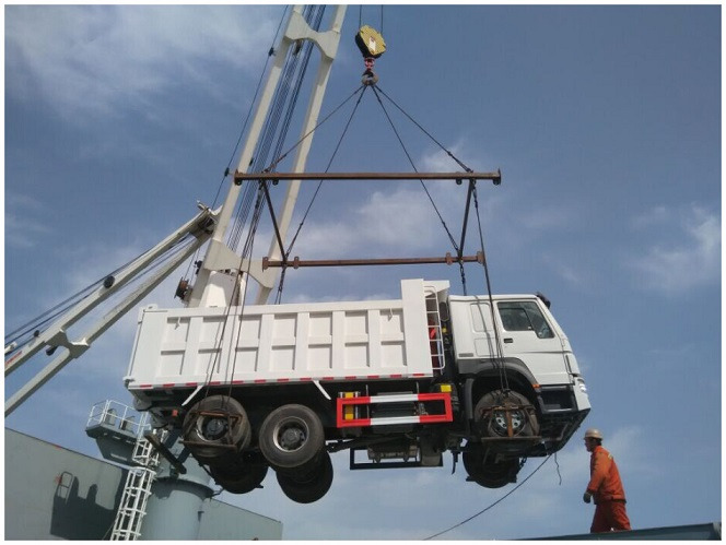 HOWO 6X4 WATER TANK TRUCK HIGH QUALITY 290HP/336HP / 371HP Tipper - Tank truck: picture 3 HOWO 6X4 WATER TANK TRUCK HIGH QUALITY 290HP/336HP / 371HP Tipper - Tank truck: picture 3