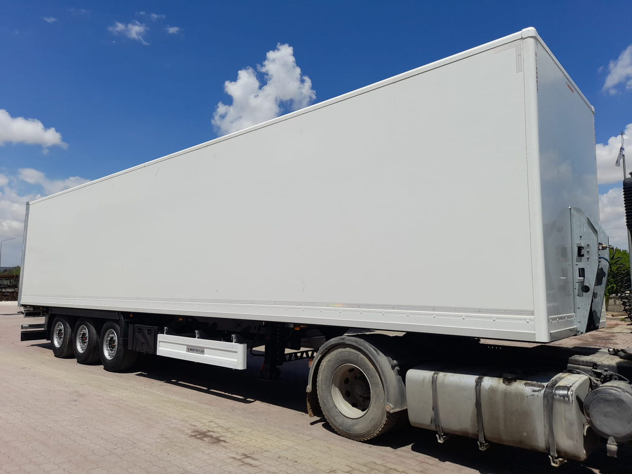 Reis Treyler Box Trailer - Closed box semi-trailer: picture 4 Reis Treyler Box Trailer - Closed box semi-trailer: picture 4