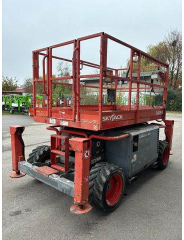 Skyjack SJ6826RT 10m Scherenarbeitsbühne BJ 2015 - Scissor lift: picture 3 Skyjack SJ6826RT 10m Scherenarbeitsbühne BJ 2015 - Scissor lift: picture 3