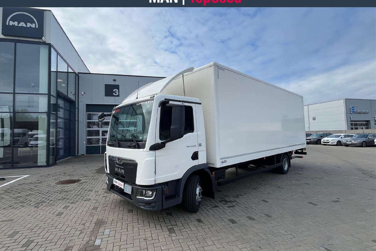MAN 12.250 4x2 BL CH (8425) - Box truck: picture 1 MAN 12.250 4x2 BL CH (8425) - Box truck: picture 1