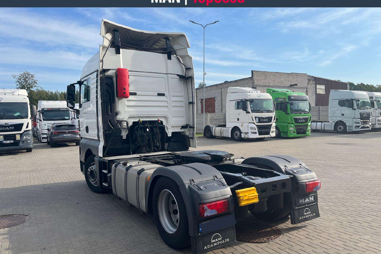 MAN 18.460 4X2 XLX cab (8902) - Tractor unit: picture 3 MAN 18.460 4X2 XLX cab (8902) - Tractor unit: picture 3