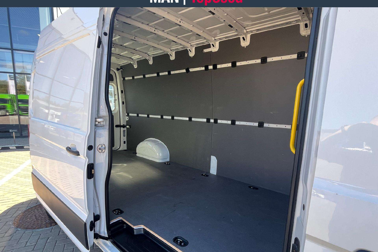 Lease a  Volkswagen Crafter Volkswagen Crafter: picture 6