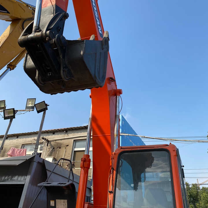 Awesome Performance Korea Imported Small Scale Used Doosan Dh60 Excavator in Shanghai - Crawler excavator: picture 1 Awesome Performance Korea Imported Small Scale Used Doosan Dh60 Excavator in Shanghai - Crawler excavator: picture 1