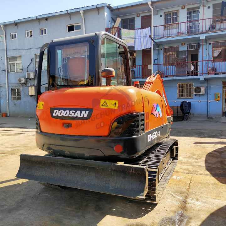 Awesome Performance Korea Imported Small Scale Used Doosan Dh60 Excavator in Shanghai - Crawler excavator: picture 3 Awesome Performance Korea Imported Small Scale Used Doosan Dh60 Excavator in Shanghai - Crawler excavator: picture 3