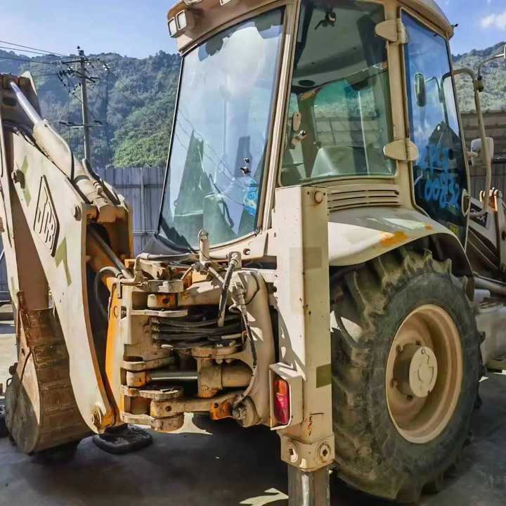 Backhoe loader JCB 3CX 4*4 tlb loader UKmade, used cheap JCB 3CX retro loader and digger - Backhoe loader: picture 1 Backhoe loader JCB 3CX 4*4 tlb loader UKmade, used cheap JCB 3CX retro loader and digger - Backhoe loader: picture 1