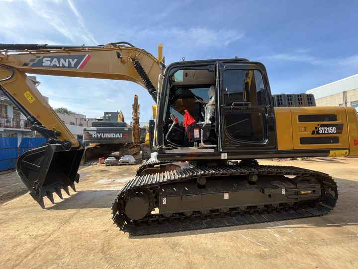 China brands good quality second-hand Sany SY215C excavator hydraulic crawler 21ton used sany 215 excavator - Crawler excavator: picture 2 China brands good quality second-hand Sany SY215C excavator hydraulic crawler 21ton used sany 215 excavator - Crawler excavator: picture 2