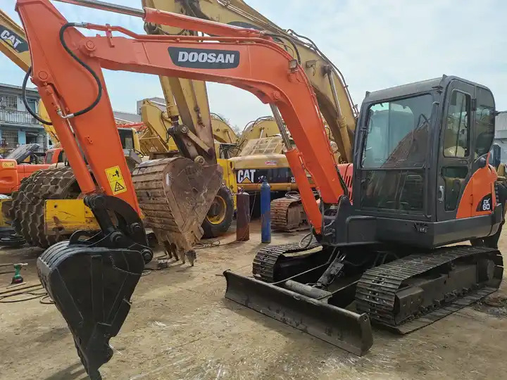 Excavator Dx60 Used Crawler Excavator Used Excavator For Sale High Quality ExcavatorDOOSAN DH 55DH55 H-frame: picture 7