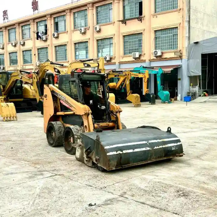 Factory Price case 420 Mini Skid Steer Loader Free After Sale 420 430 440 Mini Skid Steer Loader with Brand Engine - Skid steer loader: picture 4 Factory Price case 420 Mini Skid Steer Loader Free After Sale 420 430 440 Mini Skid Steer Loader with Brand Engine - Skid steer loader: picture 4