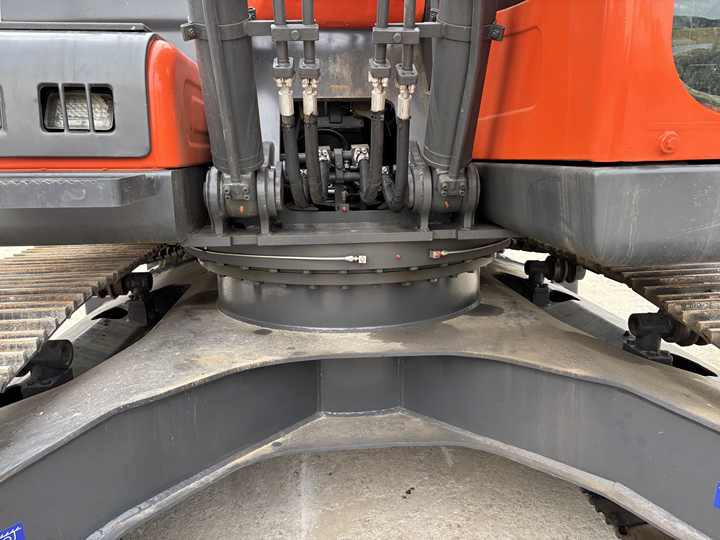 Good Quality Original 23ton Doosan DX225LCA Used Large Excavators for Sale at Low Price Secondhand Doosan225LCA Heavy Digger - Crawler excavator: picture 2 Good Quality Original 23ton Doosan DX225LCA Used Large Excavators for Sale at Low Price Secondhand Doosan225LCA Heavy Digger - Crawler excavator: picture 2