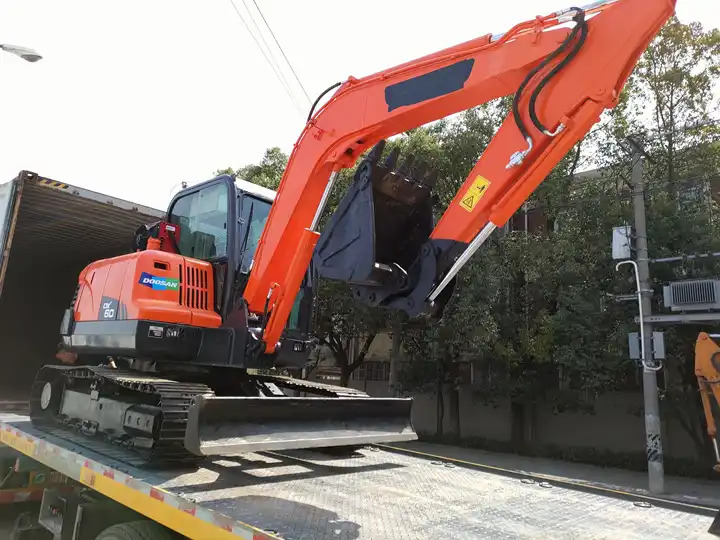 High Quality 6t Mini Excavator,Small Excavating Machine Korea Doosan Used Excavators Doosan Dx60 For Sale - Crawler excavator: picture 3 High Quality 6t Mini Excavator,Small Excavating Machine Korea Doosan Used Excavators Doosan Dx60 For Sale - Crawler excavator: picture 3