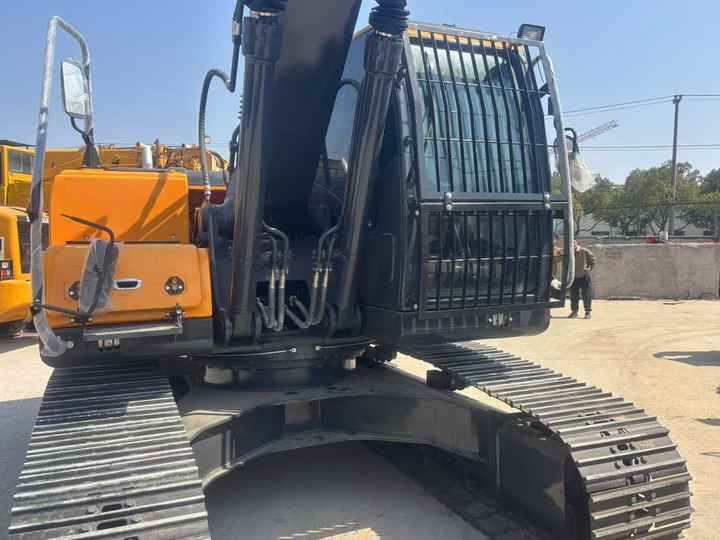 Korea 22 Ton Hyundai 220 Excavator R220LC-9s Used Hyundai Excavator 220 Used Hyundai 220-9 225LC Machine for Construction - Excavator: picture 4 Korea 22 Ton Hyundai 220 Excavator R220LC-9s Used Hyundai Excavator 220 Used Hyundai 220-9 225LC Machine for Construction - Excavator: picture 4