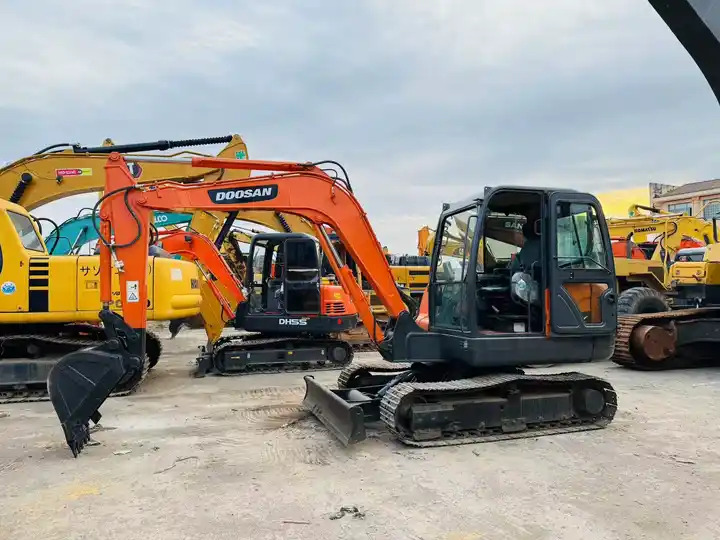 Nice Performance 6t Small Used Excavator,Original Korea Doosan Used Excavators Doosan Dx60 For Sale In Shanghai - Crawler excavator: picture 4 Nice Performance 6t Small Used Excavator,Original Korea Doosan Used Excavators Doosan Dx60 For Sale In Shanghai - Crawler excavator: picture 4