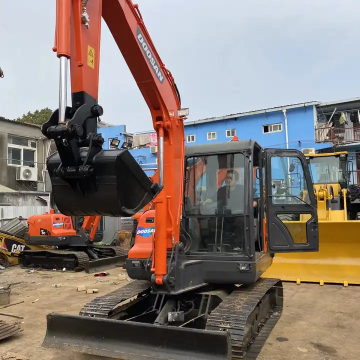 Original 6ton Doosan Dx60 used Hydraulic Crawler mini Excavator Doosan DX60 Excavator in Stock - Crawler excavator: picture 1 Original 6ton Doosan Dx60 used Hydraulic Crawler mini Excavator Doosan DX60 Excavator in Stock - Crawler excavator: picture 1