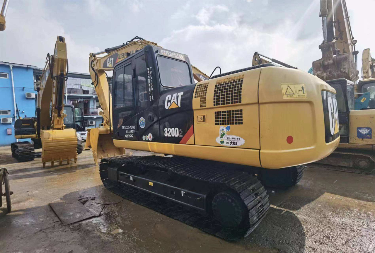 Used CAT 320 320B 320C 320D Excavator with bucket for excavator - Crawler excavator: picture 3 Used CAT 320 320B 320C 320D Excavator with bucket for excavator - Crawler excavator: picture 3