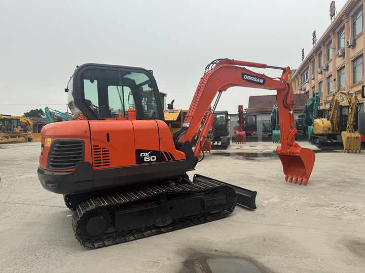 Used Excavator Doosan Dx60 Excavators Mini Machinery Doosan Dx60 Dx80 Dx75 for Sale - Crawler excavator: picture 3 Used Excavator Doosan Dx60 Excavators Mini Machinery Doosan Dx60 Dx80 Dx75 for Sale - Crawler excavator: picture 3