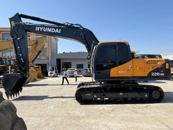 Used Good Quality Excavator Korea Hyundai 225LC-9T 225Lc-7 220LC-9S 150Lc-7 Good Quality for Sale at Low Price - Excavator: picture 5 Used Good Quality Excavator Korea Hyundai 225LC-9T 225Lc-7 220LC-9S 150Lc-7 Good Quality for Sale at Low Price - Excavator: picture 5