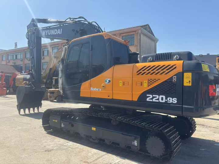 Used Good Quality Excavator Korea Hyundai 225LC-9T 225Lc-7 220LC-9S 150Lc-7 Good Quality for Sale at Low Price - Excavator: picture 4 Used Good Quality Excavator Korea Hyundai 225LC-9T 225Lc-7 220LC-9S 150Lc-7 Good Quality for Sale at Low Price - Excavator: picture 4
