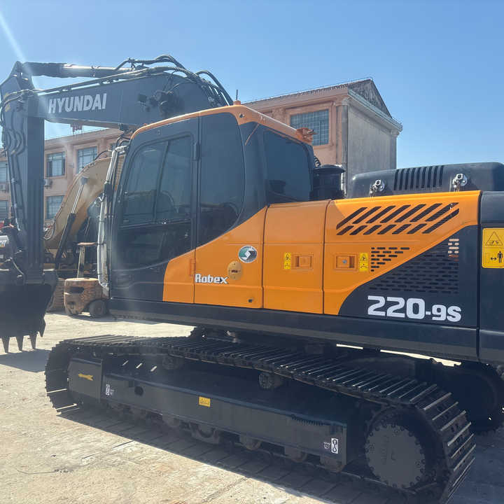 Used Good Quality Excavator Korea Hyundai 225LC-9T 225Lc-7 220LC-9S 150Lc-7 Good Quality for Sale at Low Price - Excavator: picture 1 Used Good Quality Excavator Korea Hyundai 225LC-9T 225Lc-7 220LC-9S 150Lc-7 Good Quality for Sale at Low Price - Excavator: picture 1