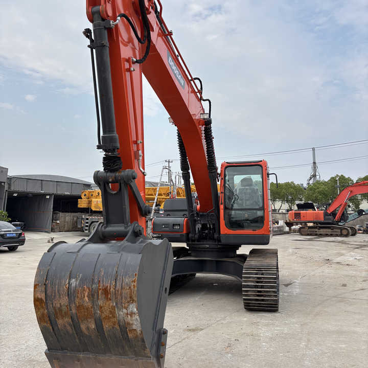 Used Original KoreaN Doosan DX225lca Excavator Doosan Excavators Engineering Machinery Doosan 22ton USED Excavadoras - Crawler excavator: picture 1 Used Original KoreaN Doosan DX225lca Excavator Doosan Excavators Engineering Machinery Doosan 22ton USED Excavadoras - Crawler excavator: picture 1