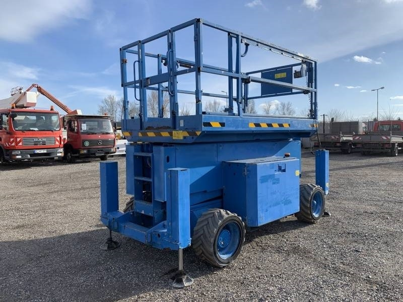 Genie GS4069 DC - 14,02 m, electric - Scissor lift: picture 2 Genie GS4069 DC - 14,02 m, electric - Scissor lift: picture 2