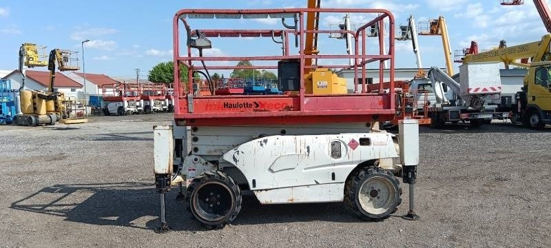 Haulotte Compact 10 DX - 4x4 - 10m - diesel - Scissor lift: picture 5 Haulotte Compact 10 DX - 4x4 - 10m - diesel - Scissor lift: picture 5