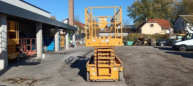 Scissor lift Haulotte Compact 14 - 14 m, electric: picture 7 Scissor lift Haulotte Compact 14 - 14 m, electric: picture 7