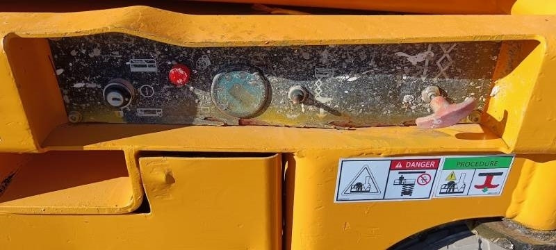 Scissor lift Haulotte Compact 14 - 14 m, electric: picture 13 Scissor lift Haulotte Compact 14 - 14 m, electric: picture 13