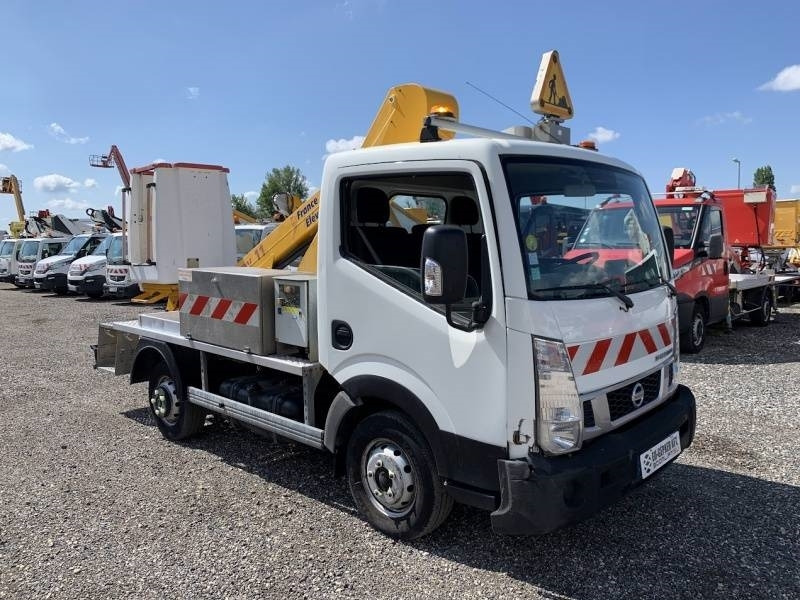 Nissan Cabstar France Elevateur Topy 11 - 11 m - Truck mounted aerial platform: picture 1 Nissan Cabstar France Elevateur Topy 11 - 11 m - Truck mounted aerial platform: picture 1