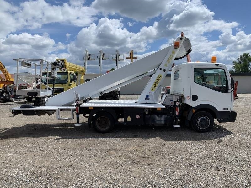 Nissan Cabstar Palfinger P260B - 25,6 m - 230 kg - Truck mounted aerial platform: picture 4 Nissan Cabstar Palfinger P260B - 25,6 m - 230 kg - Truck mounted aerial platform: picture 4