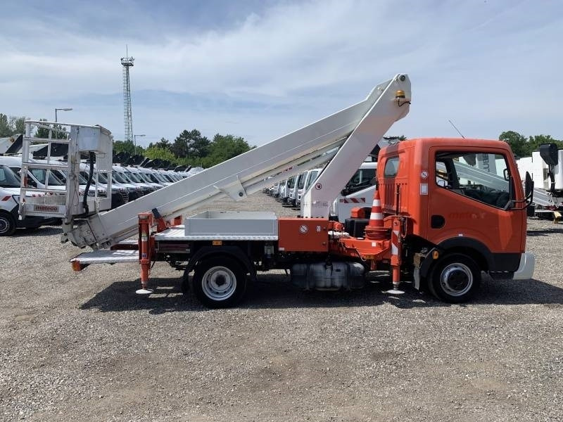 Nissan Cabstar Ruthmann-Steiger TB220 - 22,1m - 200 kg - Truck mounted aerial platform: picture 3 Nissan Cabstar Ruthmann-Steiger TB220 - 22,1m - 200 kg - Truck mounted aerial platform: picture 3