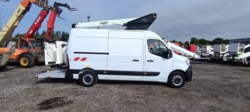 Renault Master Versalift VTL135 EVO - 13,3 m - 120kg - Truck mounted aerial platform: picture 4 Renault Master Versalift VTL135 EVO - 13,3 m - 120kg - Truck mounted aerial platform: picture 4