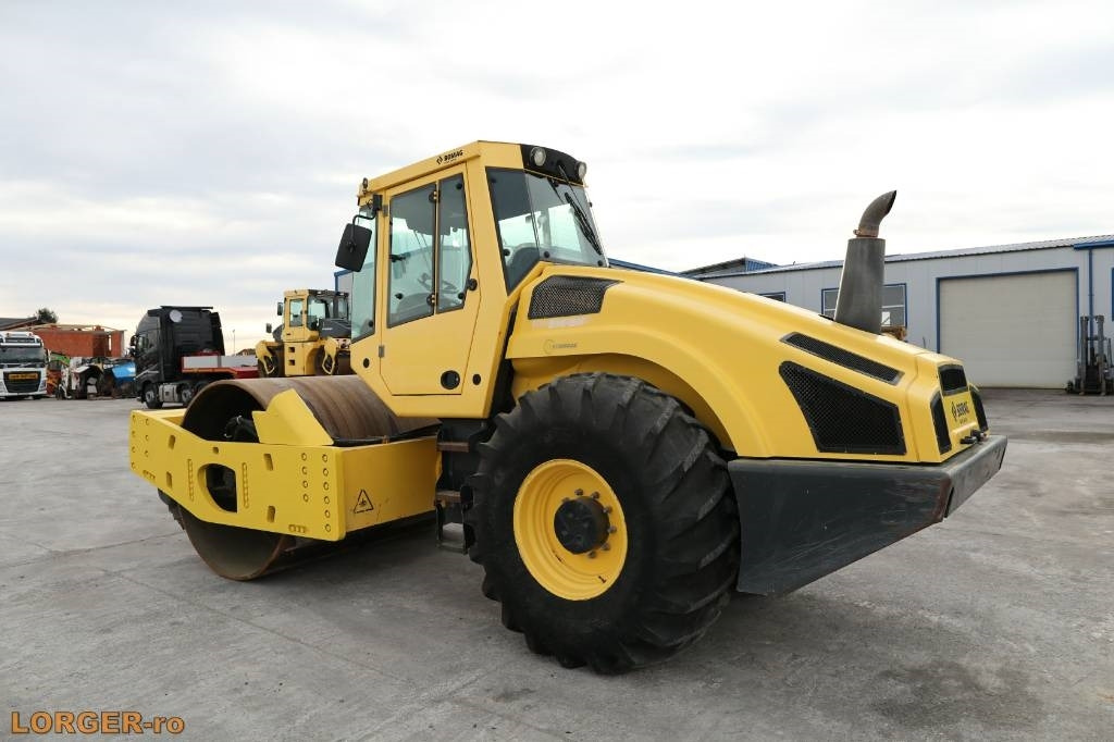 Bomag BW 216 D H-4 - Compactor: picture 2 Bomag BW 216 D H-4 - Compactor: picture 2