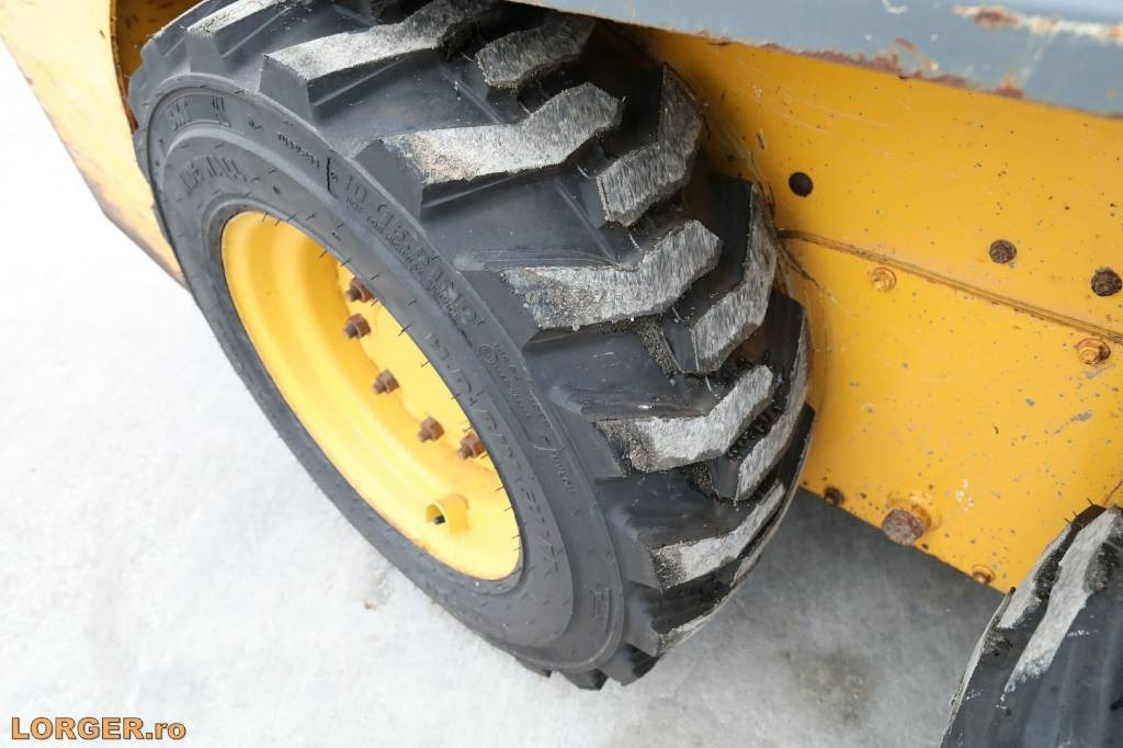 Skid steer loader Gehl R 135: picture 15