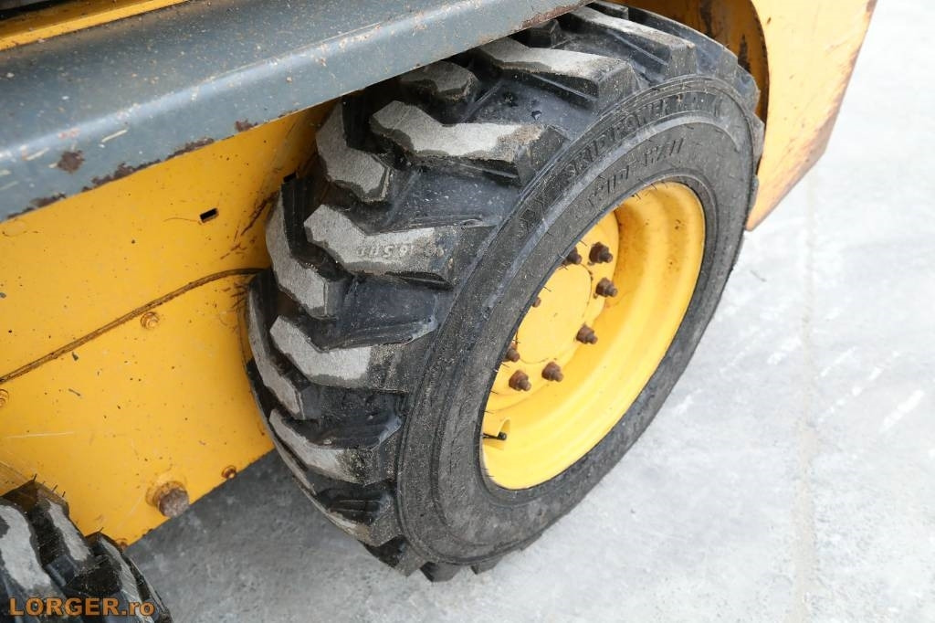 Skid steer loader Gehl R 135: picture 17