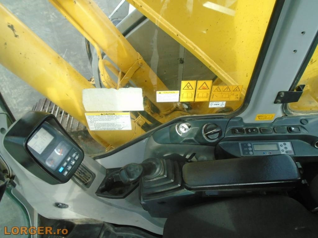Crawler excavator New Holland E 235 B SR-2* Blade: picture 14