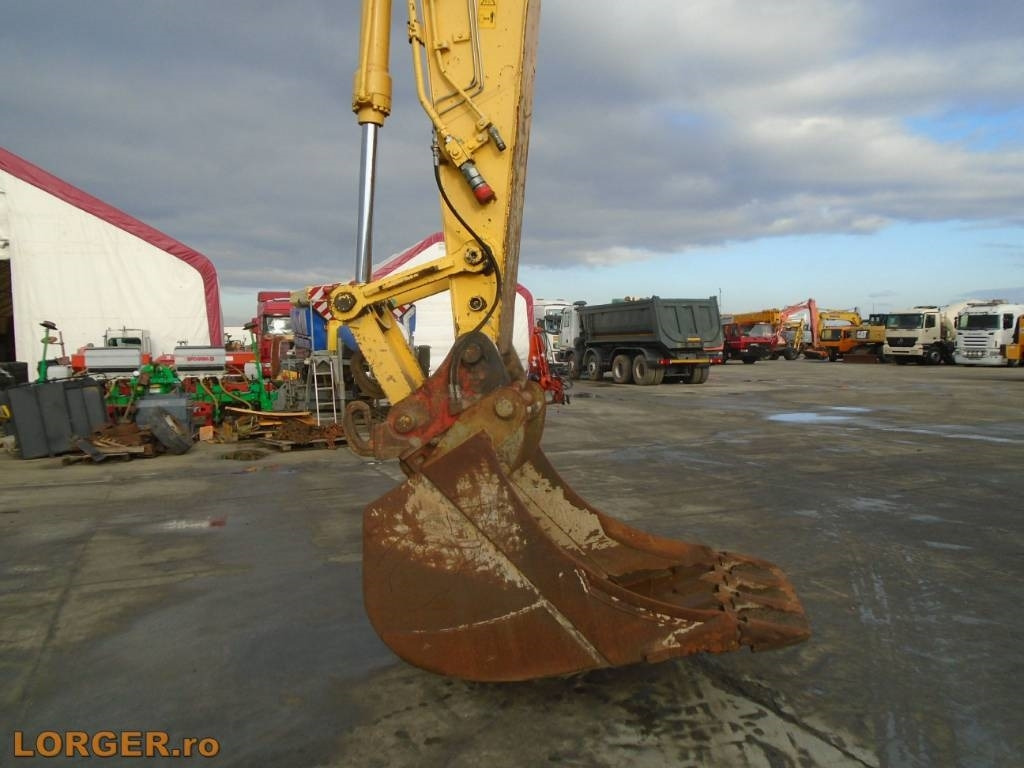 Crawler excavator New Holland E 235 B SR-2* Blade: picture 9