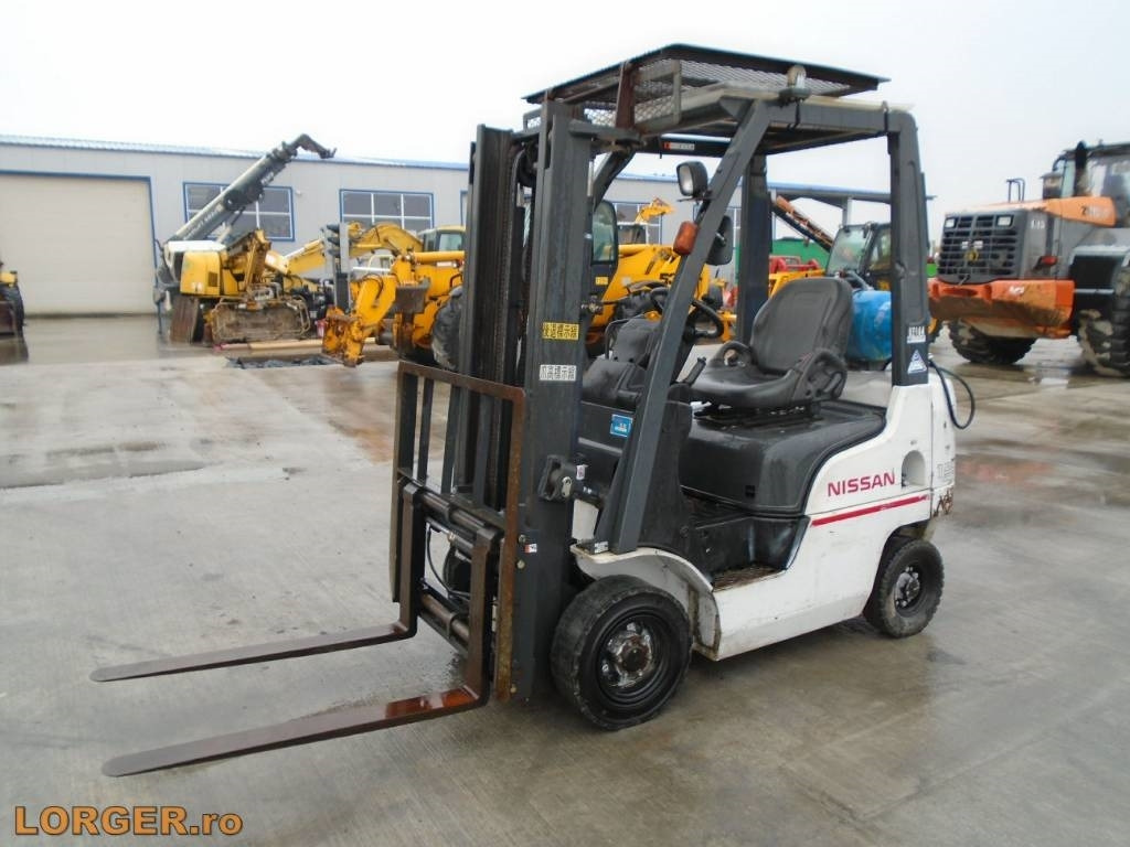Nissan EBT P1F1 - LPG forklift: picture 1 Nissan EBT P1F1 - LPG forklift: picture 1