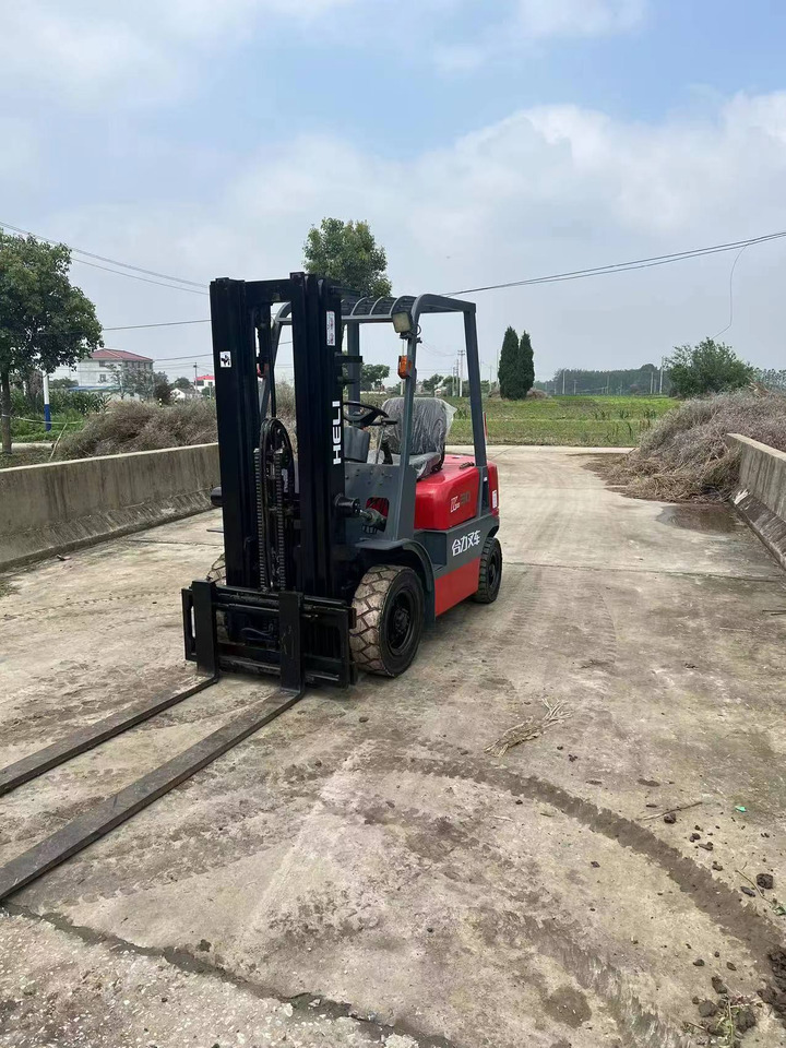 HELI 3TONS - Forklift: picture 2 HELI 3TONS - Forklift: picture 2