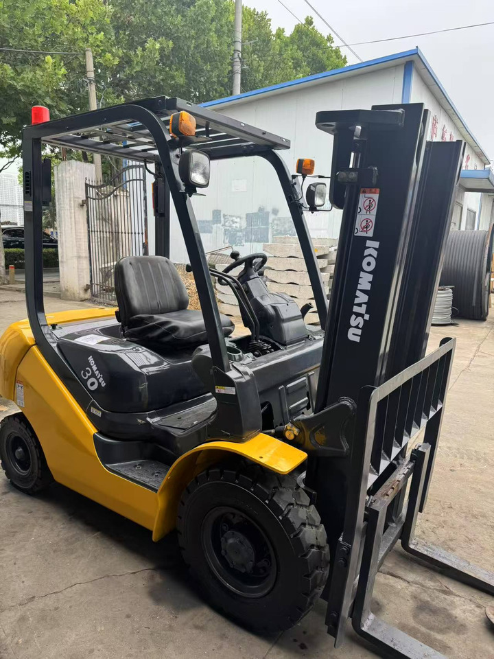 KOMATSU FD30 - Forklift: picture 3 KOMATSU FD30 - Forklift: picture 3