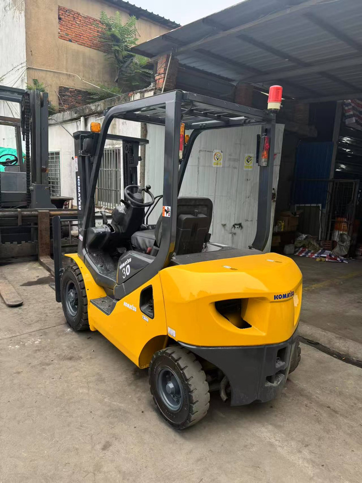 KOMATSU FD30 - Forklift: picture 1 KOMATSU FD30 - Forklift: picture 1