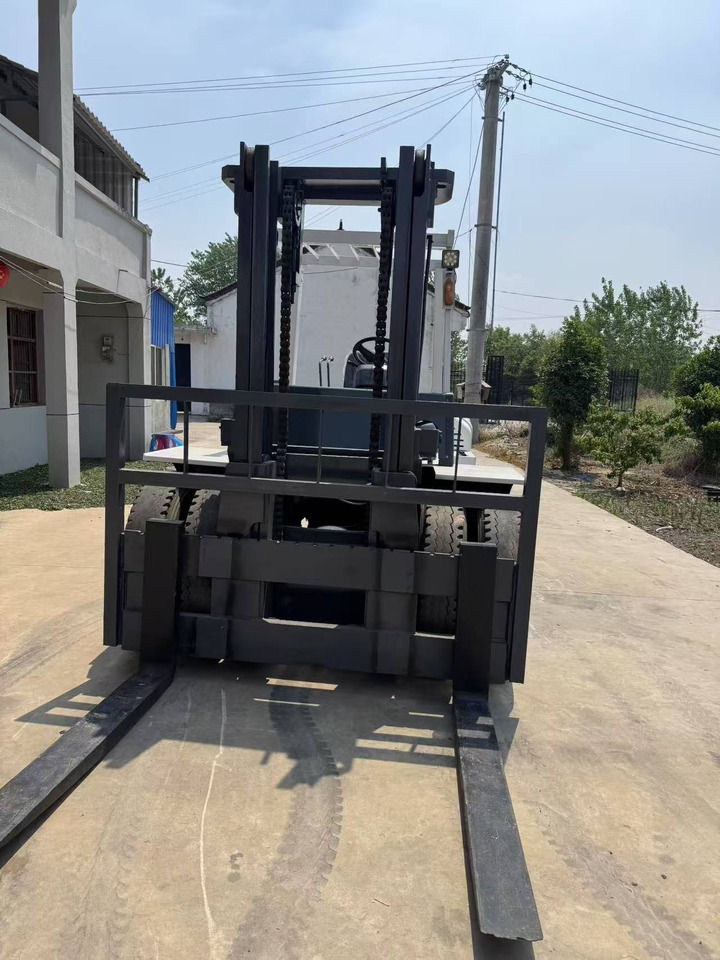 TCM 10tons - Forklift: picture 4 TCM 10tons - Forklift: picture 4