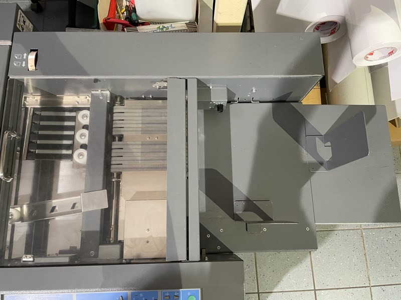 Duplo DocuCutter DC-645 | 2011 - Paper cutting machine: picture 2 Duplo DocuCutter DC-645 | 2011 - Paper cutting machine: picture 2