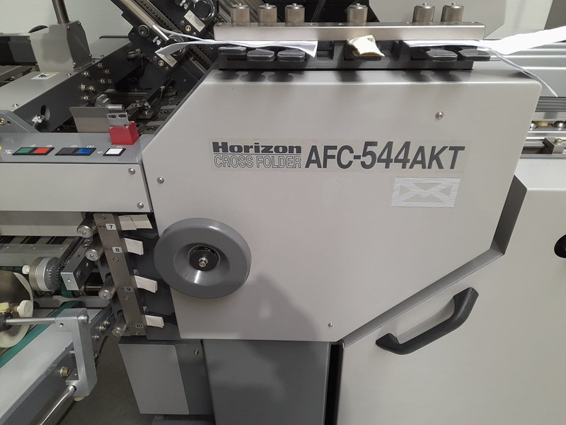 Horizon AFC-544 AKT | folder | 4 + knife + 2 | 2001 | 25 mio - Folding machine: picture 2 Horizon AFC-544 AKT | folder | 4 + knife + 2 | 2001 | 25 mio - Folding machine: picture 2